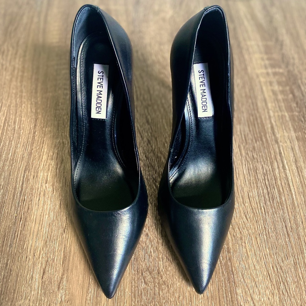 STEVE MADDEN BLACK PATENT WOMEN’s HEELS